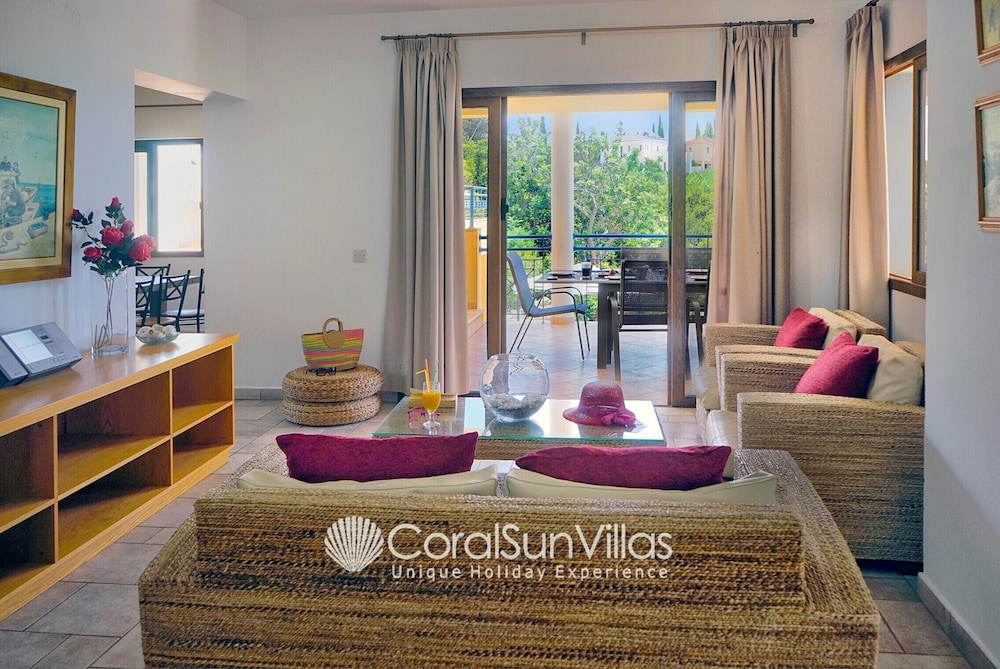 Exceptional Large Villa Private Heated Pool Complete Privacy Prime Location