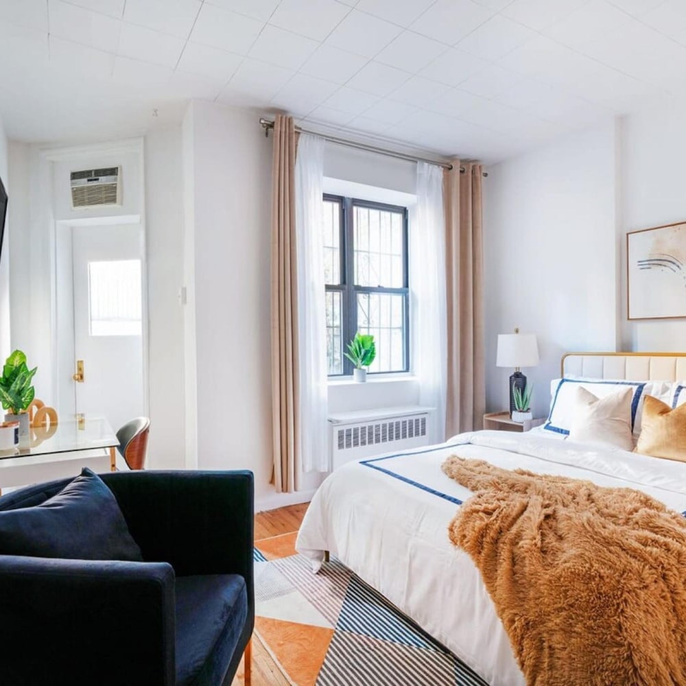 74 3C New Studio in Prime UWS GYM In Building — 4-Star Luxury Hotel in New York City, United States