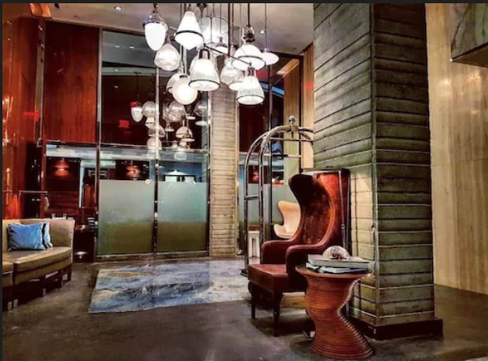 Hotel Hugo - photo 2