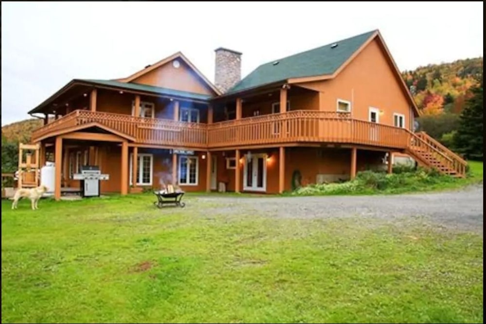 Salmon Pool Inn in Sydney, Canada