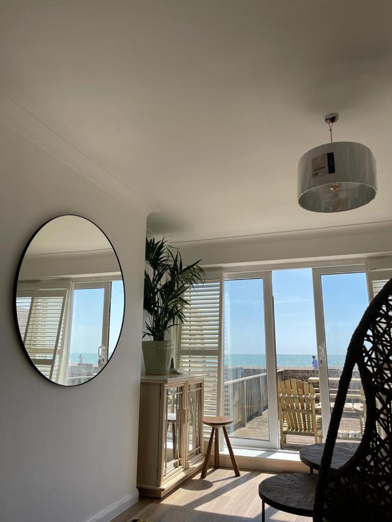 The Beach Box By Air Premier — hotel in Seaford
