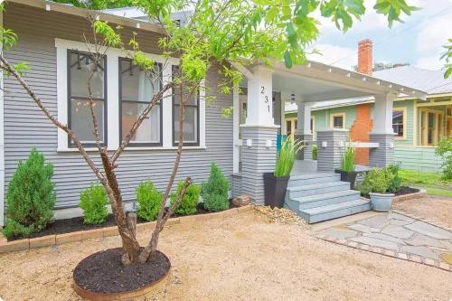 Southtown Downtown Home Walk to Riverwalk — 4-Star Luxury Hotel in San Antonio, United States