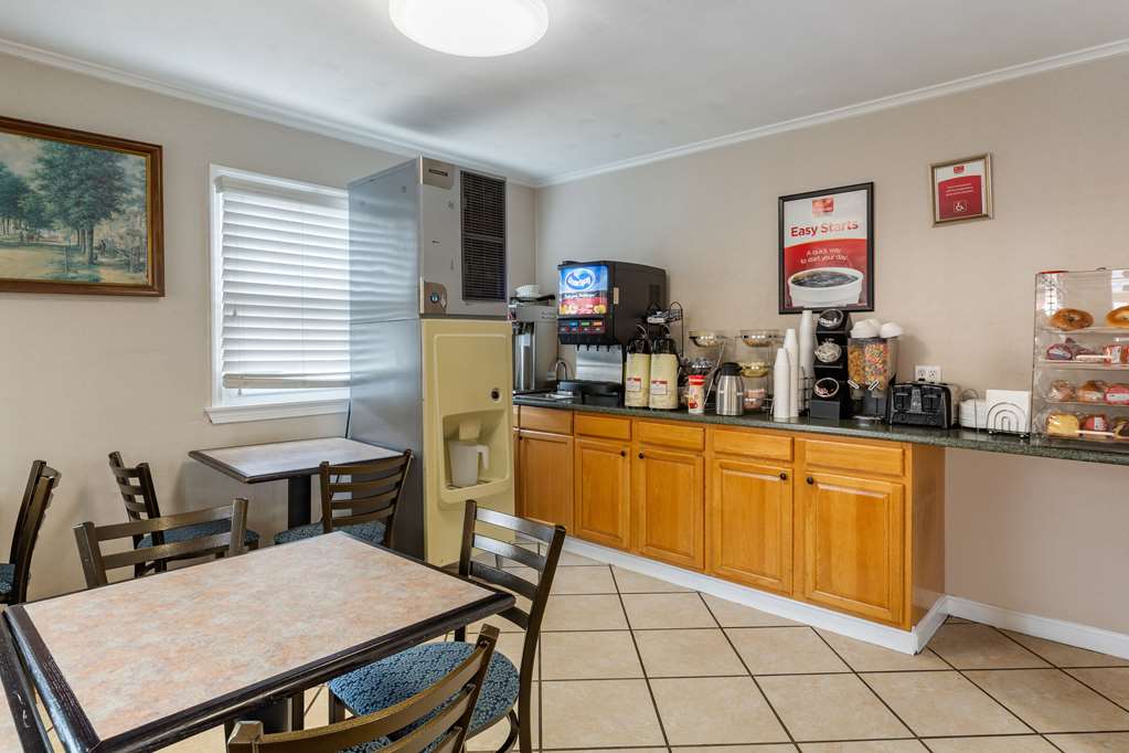 Econo Lodge Sturbridge Route 20 - photo 40