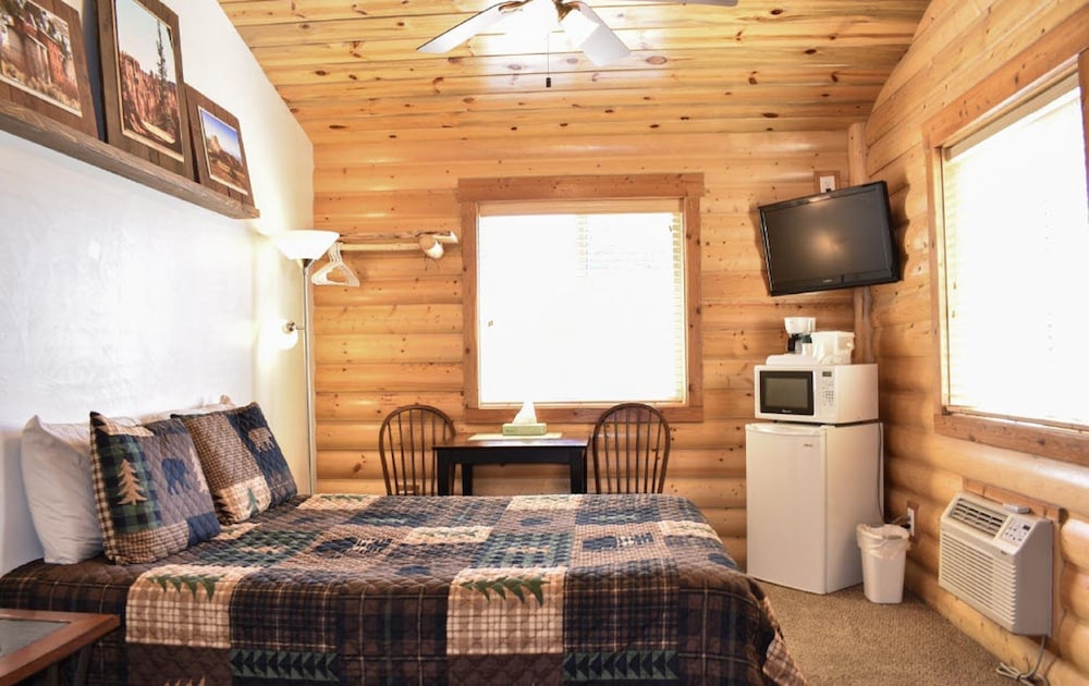 Bryce Country Cabins - photo 13