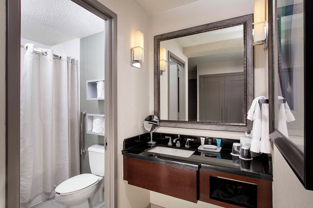 Peachtree Hotel Midtown Atlanta - photo 25
