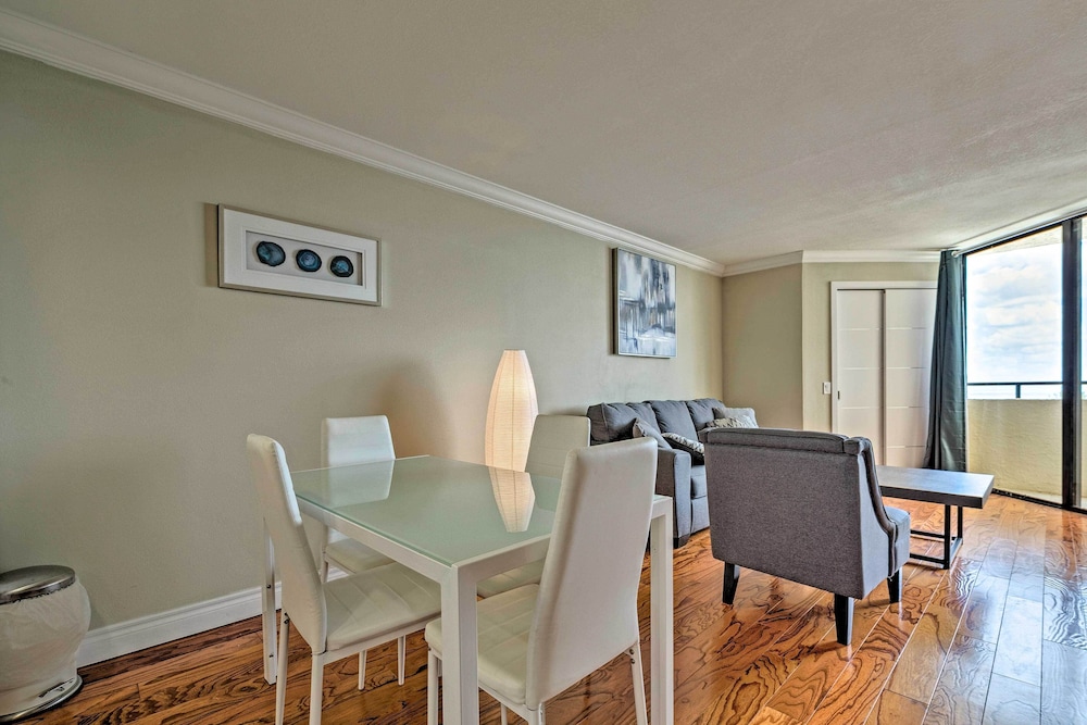 Modern Waterfront Hudson Condo with Resort Pool - photo 8