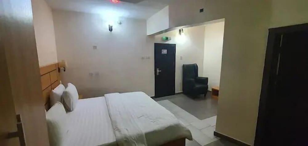 Sonamoni Hotel — Warri — photo 2