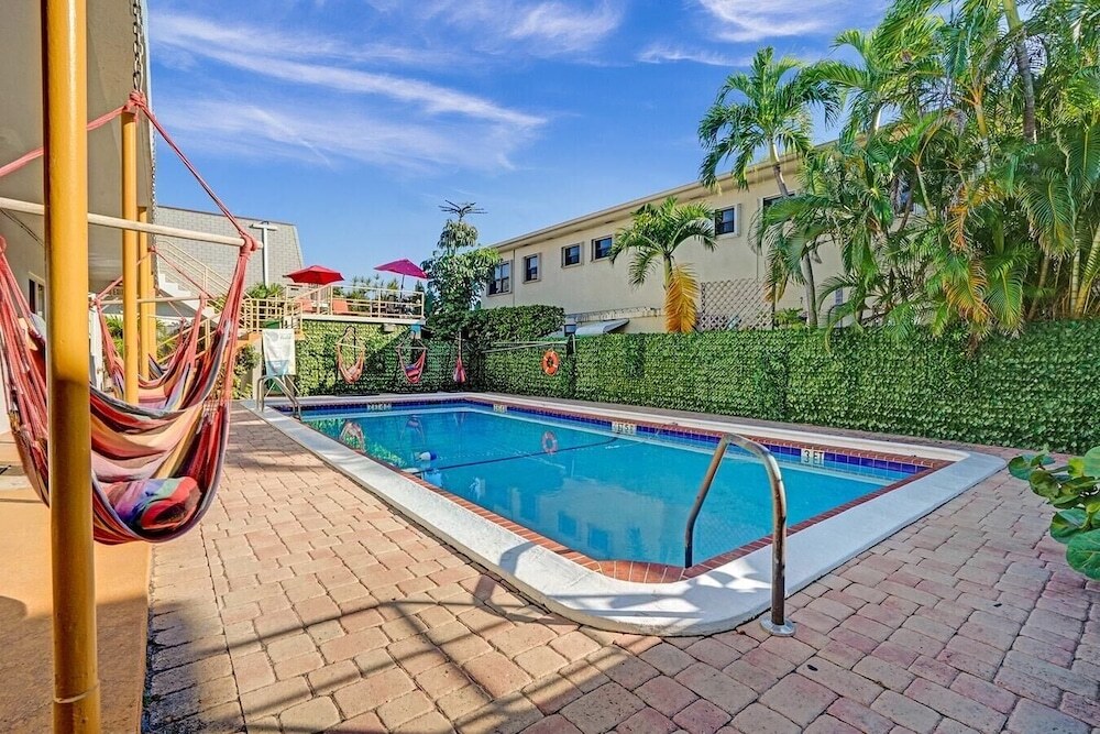 Coastal Studio by Hollywood Beach Boardwalk - photo 14