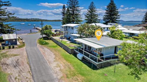 Sunset Sails Taylors Beach NSW — hotel in Anna Bay