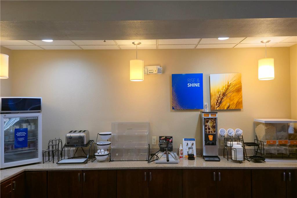 Comfort Inn & Suites Grafton Cedarburg - photo 36