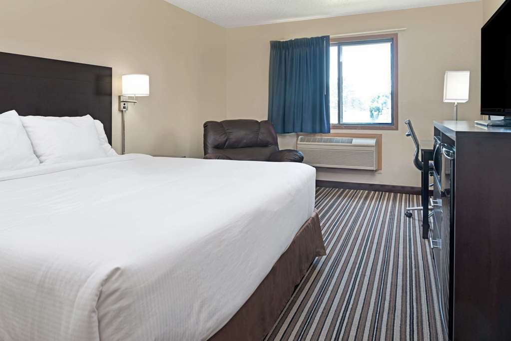 Super 8 by Wyndham Omaha I 80 West - photo 11