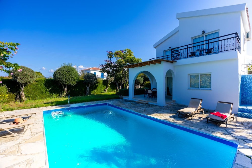 Sun Beach Villa Tria Large Private Pool Walk to Beach A C Wifi Car Not Required 2282