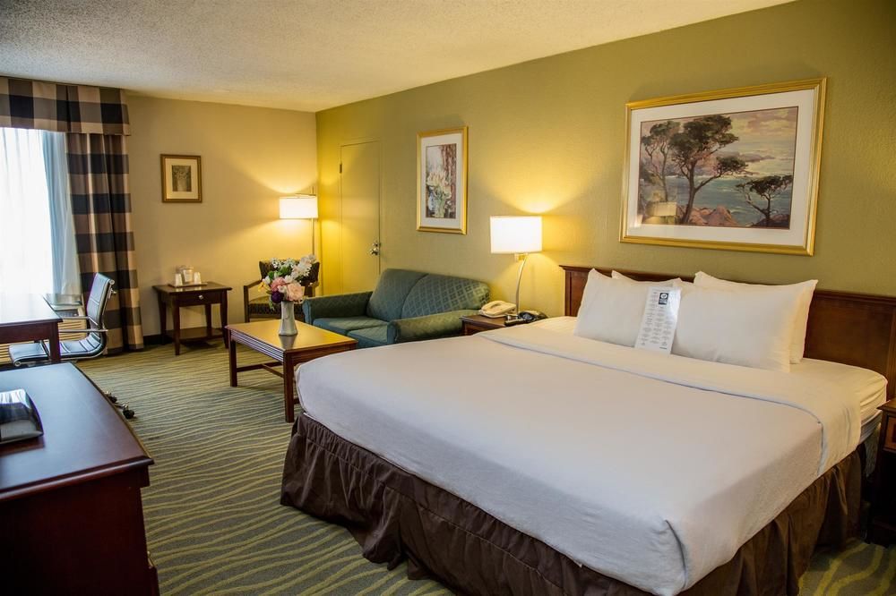 Ramada Plaza Rochester Airport - photo 15