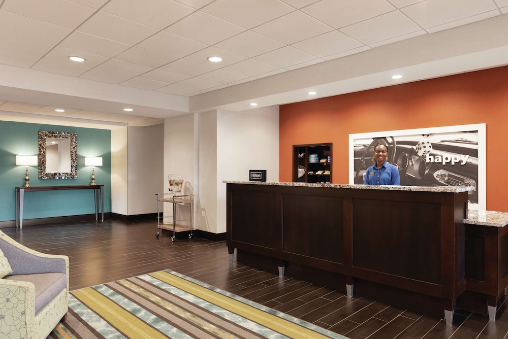 Hampton Inn & Suites Mishawaka South Bend at Heritage Square - photo 6