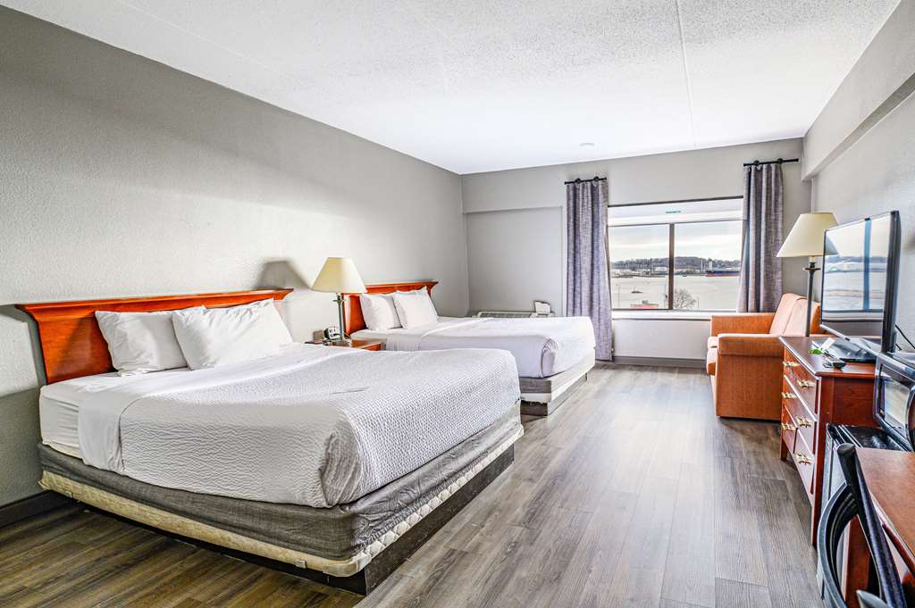 La Quinta Inn & Suites by Wyndham New Haven - photo 27