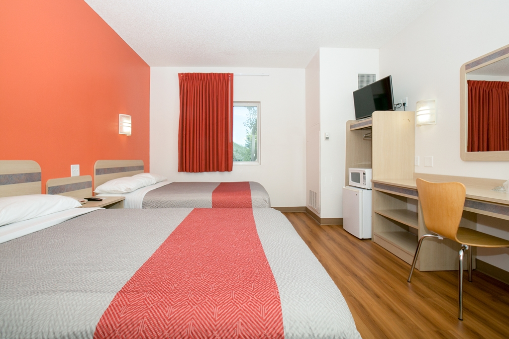 Motel 6 Brooklyn Center MN Minneapolis - photo 16