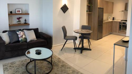 Woodroyd Ground Floor Apartment in Green Point