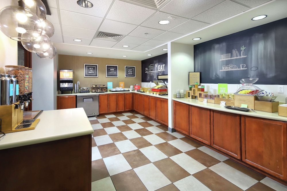 Hampton Inn & Suites Tucson East Williams Center - photo 30