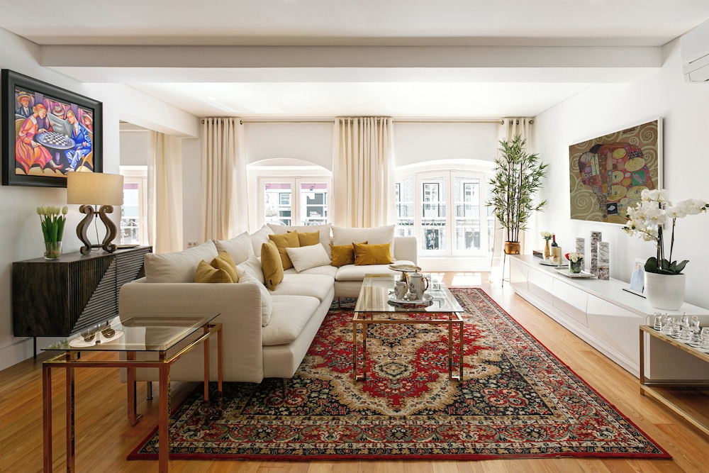 Lisbon Rentals Chiado — 4-Star Luxury Hotel in Lisbon, Portugal