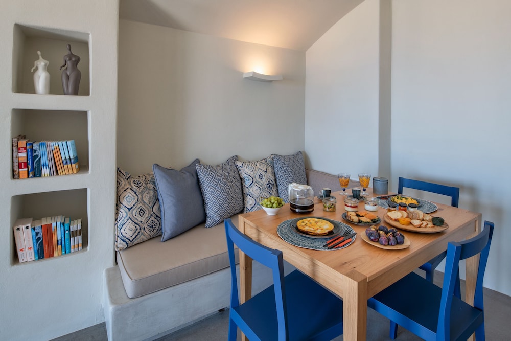 Halcyon Days Suites — Pyrgos — photo 5