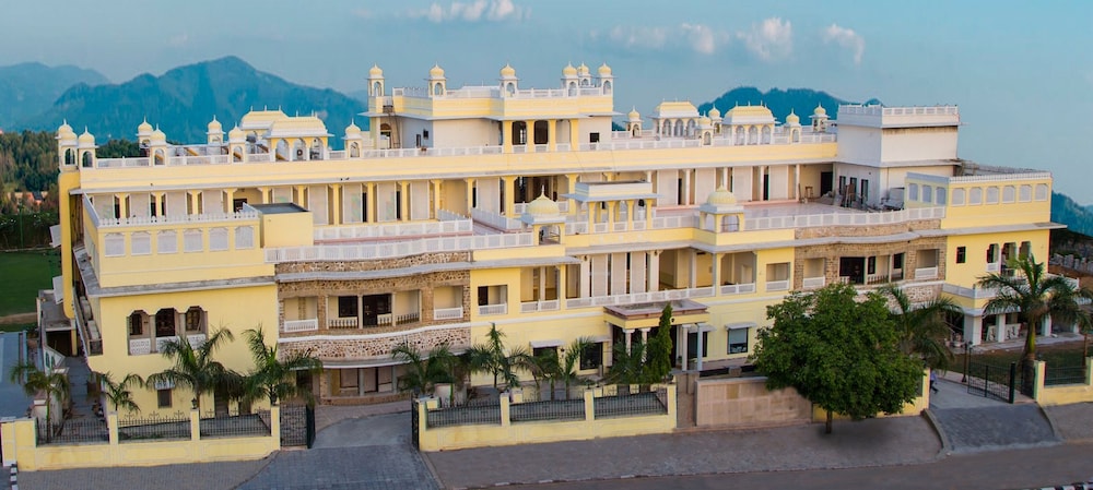 Grand Uniara - last minute hotel in Jaipur