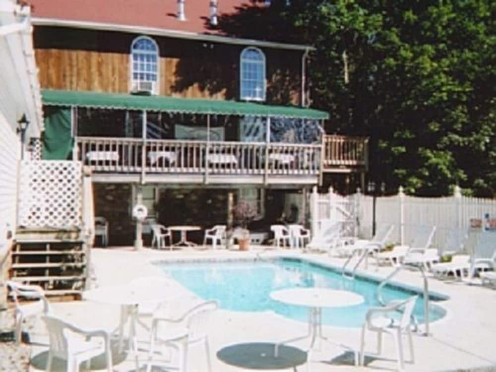 Sturbridge Country Inn - photo 41