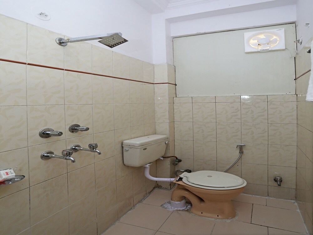 OYO 11327 Hotel R Paradise — Bareilly — photo 3