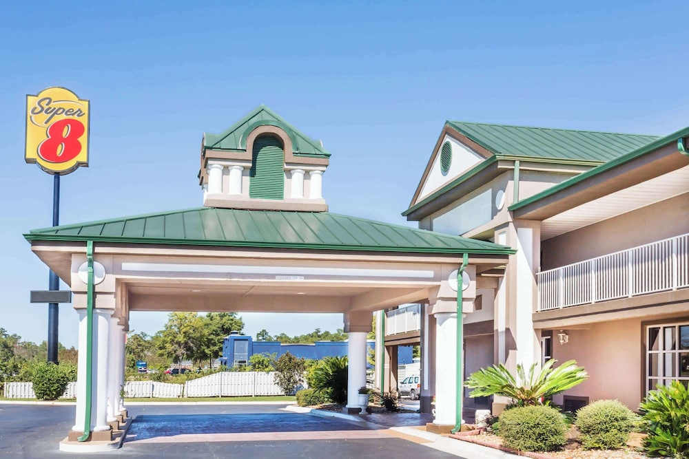 Super 8 by Wyndham Marianna I 10 — hotel in Marianna
