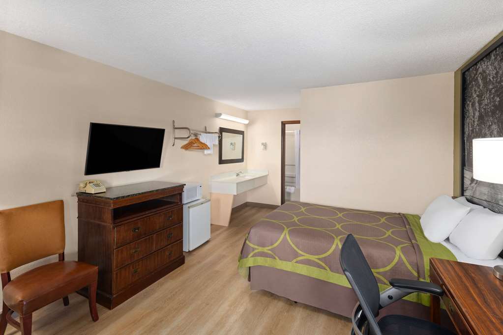 Super 8 by Wyndham Fort Mitchell Cincinnati Area - photo 24