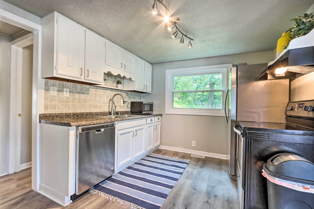 Osage Beach Family Hideaway on No wake Cove pet-friendly hotel Osage Beach