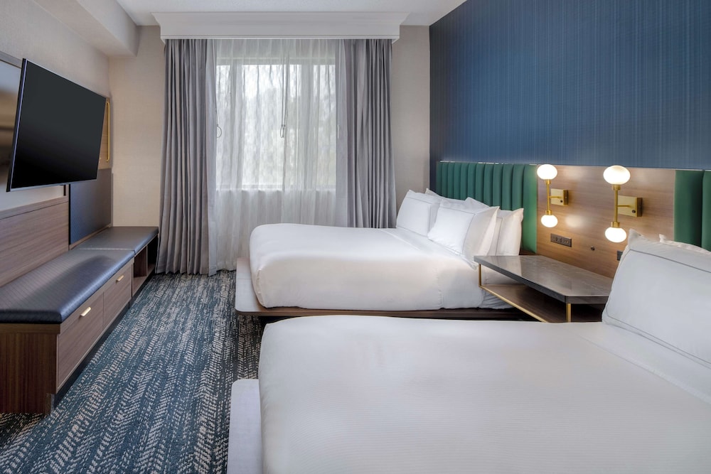DoubleTree Suites by Hilton Hotel Mt. Laurel - photo 12