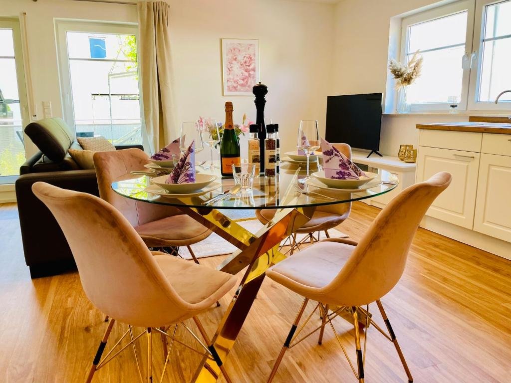 Ferien Apartment Silberweide mit Privatstrand — 4-Star Luxury Hotel in Friedrichshafen, Germany