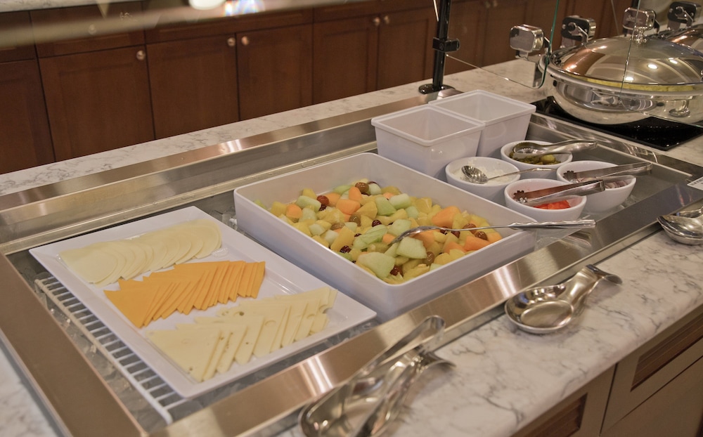 Staybridge Suites Baltimore Inner Harbor by IHG - photo 100
