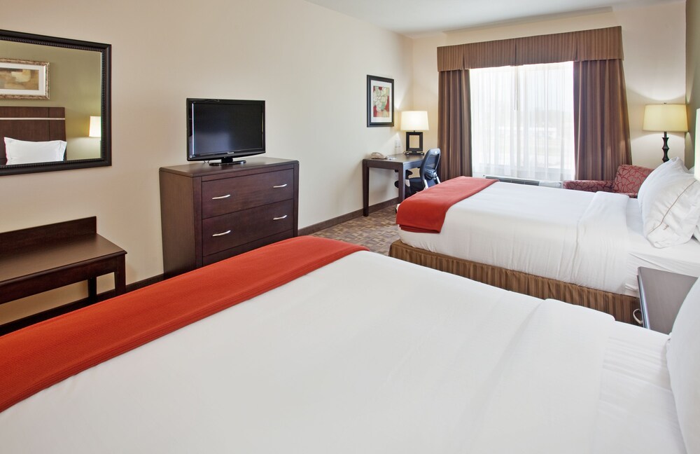Holiday Inn Express & Suites Topeka North by IHG - photo 7