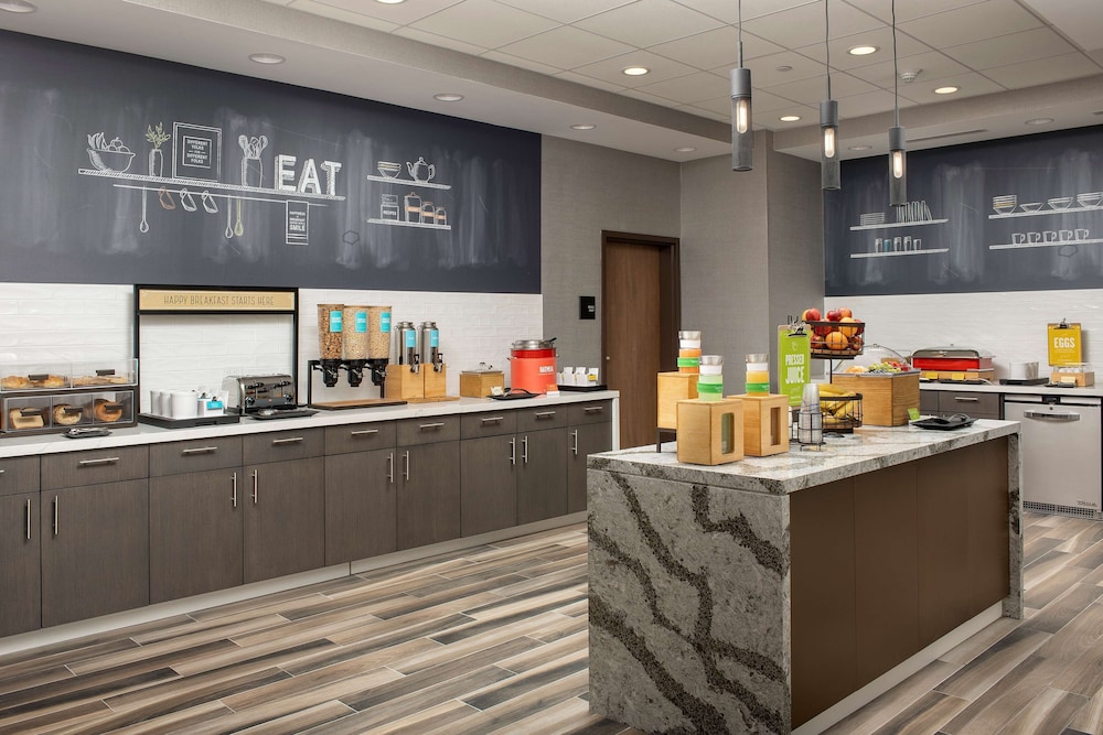 Hampton Inn Boston Logan Airport Chelsea - photo 22