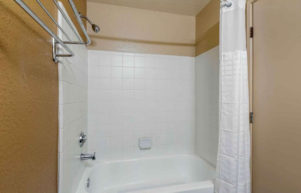 Extended Stay America Select Suites Atlanta Perimeter Hammon - photo 32