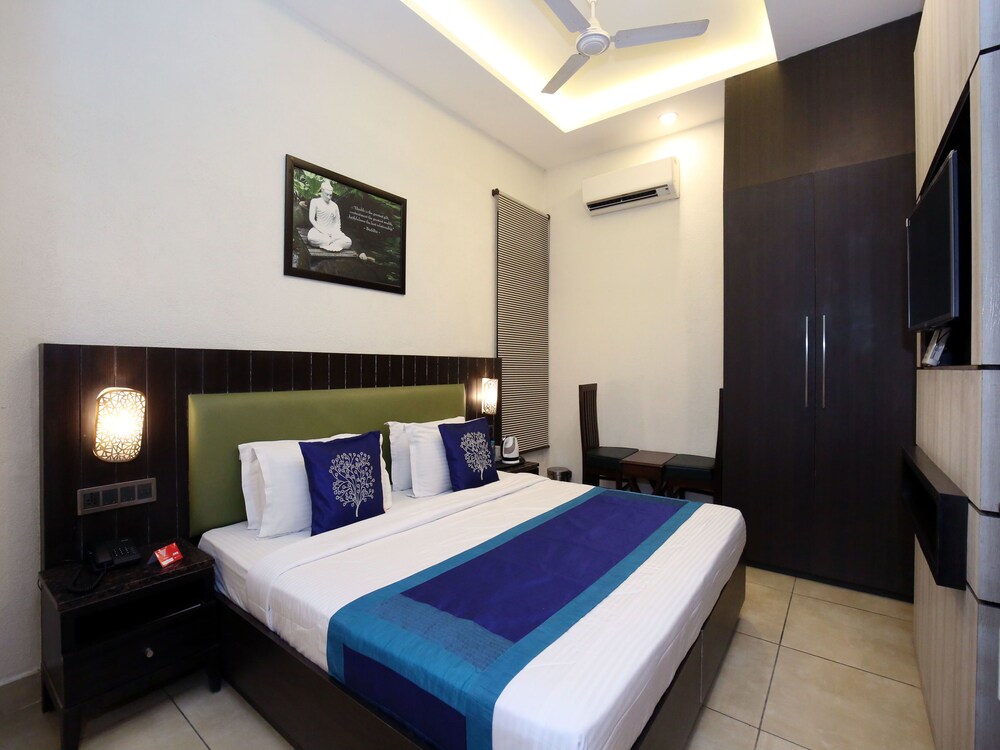 OYO 9982 near Bus Stand in Jalandhar, India