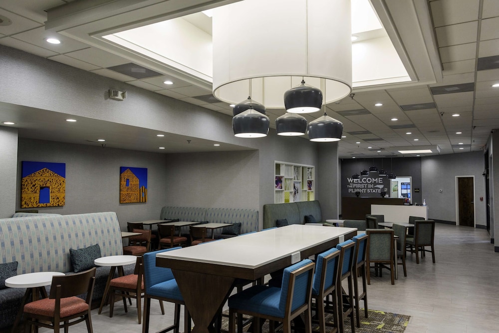 Hampton Inn Kinston - photo 35