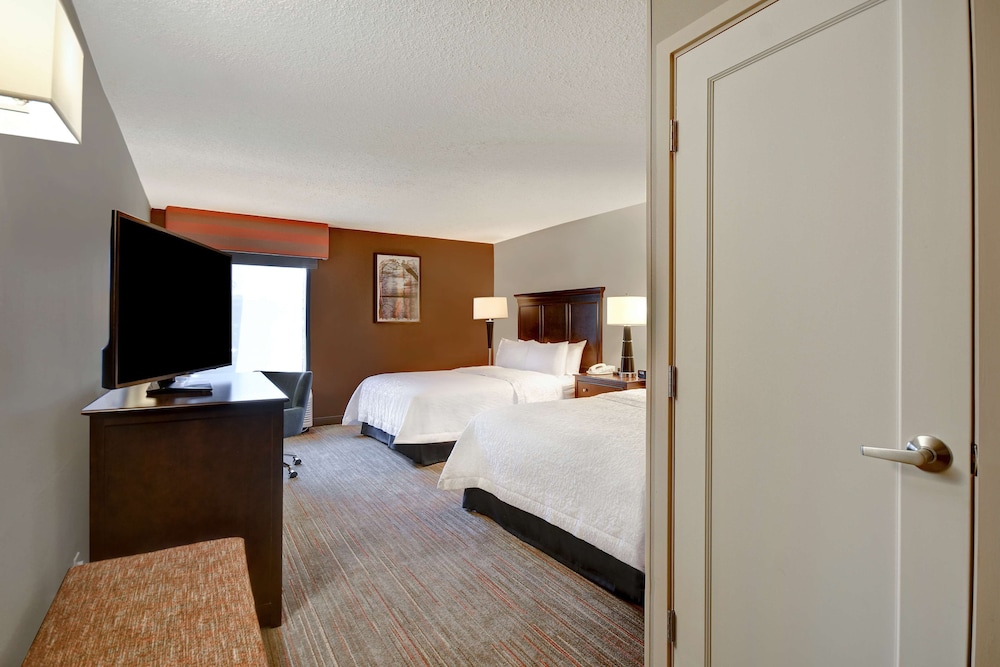 Hampton Inn & Suites Alexandria Old Town Area South - photo 11