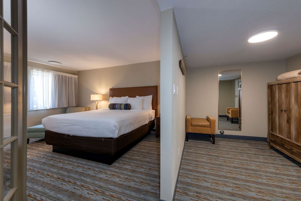 Best Western Downtown Casper Hotel - photo 2