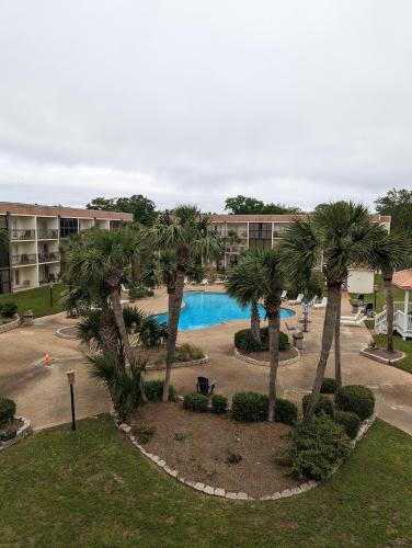 Biloxi Beach Condo B — 4-Star Luxury Hotel in Biloxi, United States