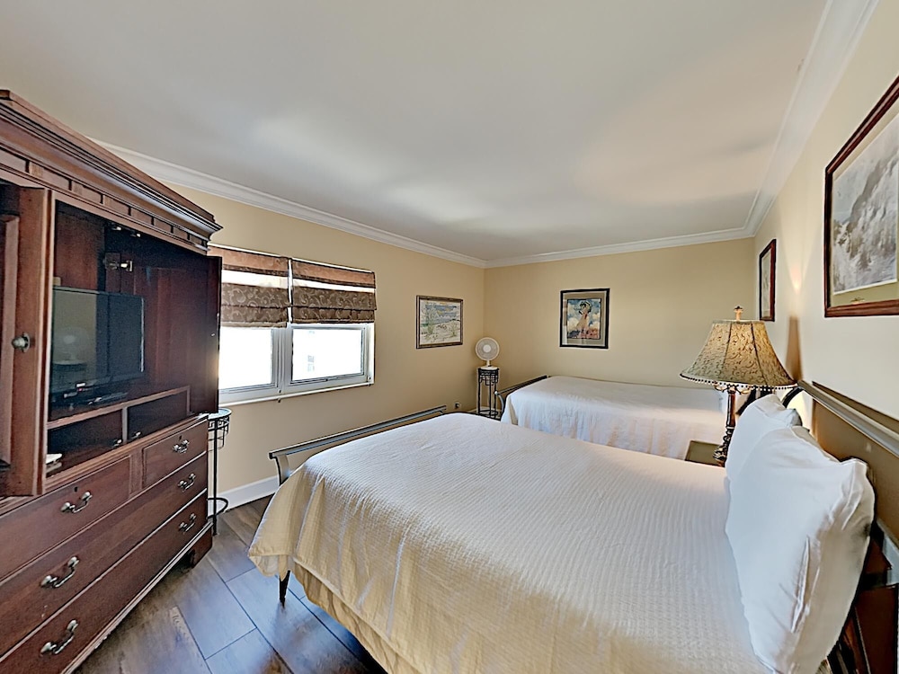Regency Towers by Southern Vacation Rentals - photo 8