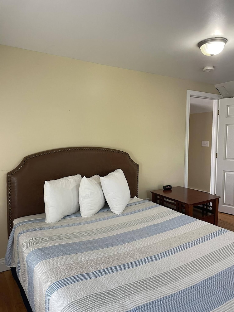 Grand Beach Inn - photo 15