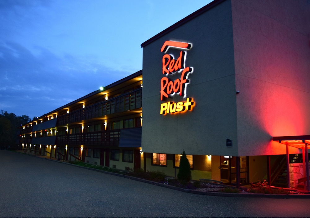 Red Roof Inn PLUS Pittsburgh East Monroeville - photo 27