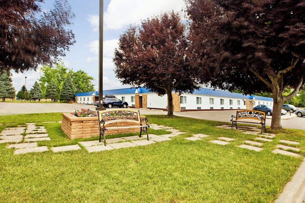 Americas Best Value Inn Grand Forks - featured photo