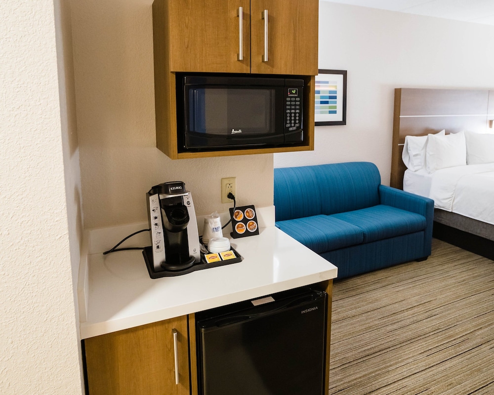 Holiday Inn Express & Suites Knoxville Farragut by IHG - photo 38