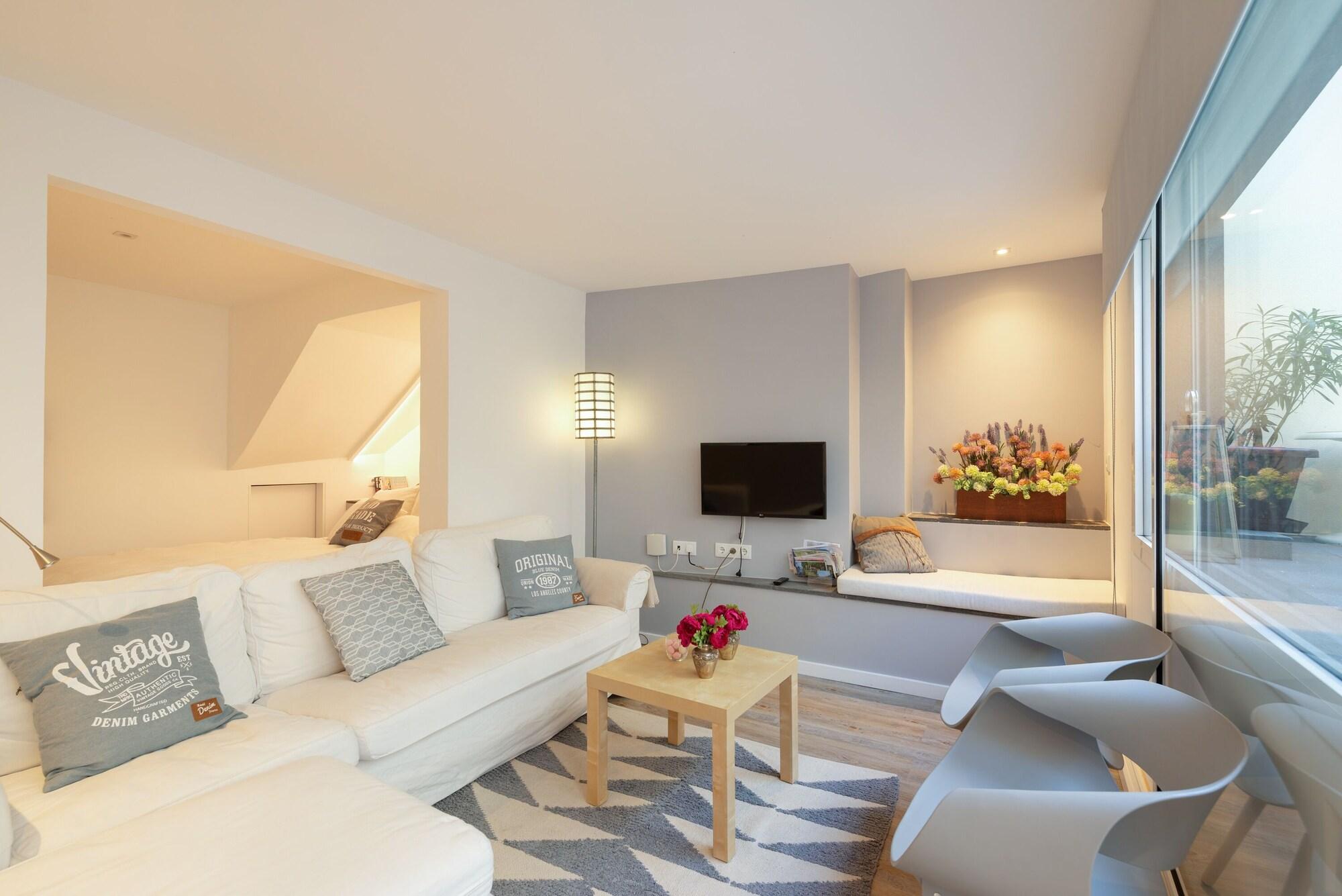 OLD TOWN Apartment W Interior Terrace Barreirinha — 4-Star Luxury Hotel in Funchal, Portugal