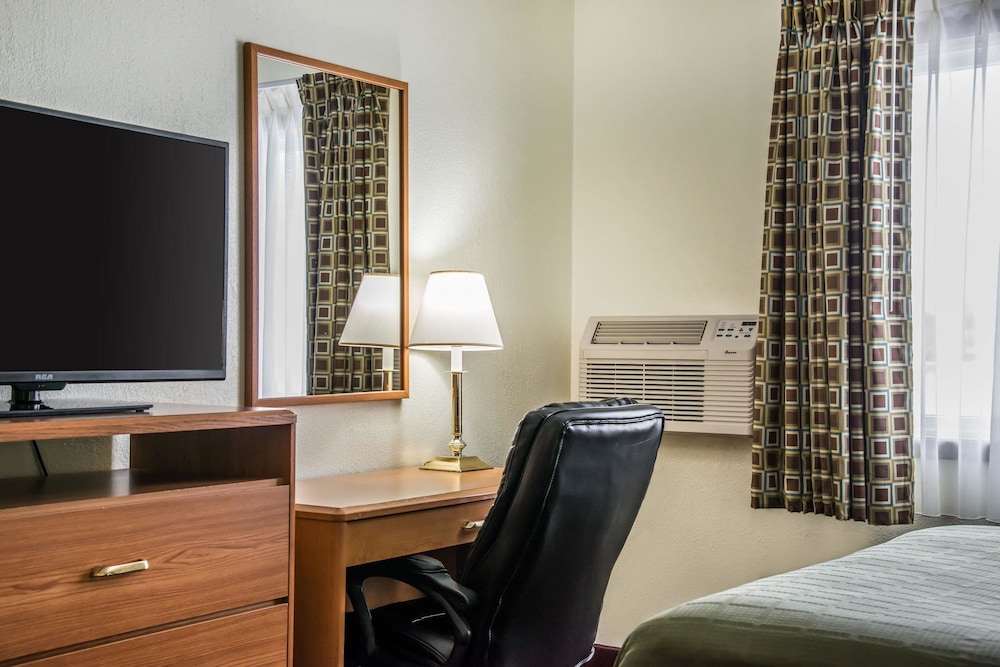 Hudson Inn & Suites - photo 15