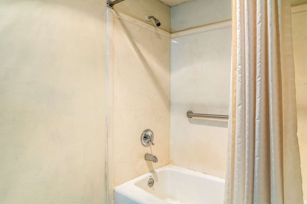 Econo Lodge Acworth East - photo 18