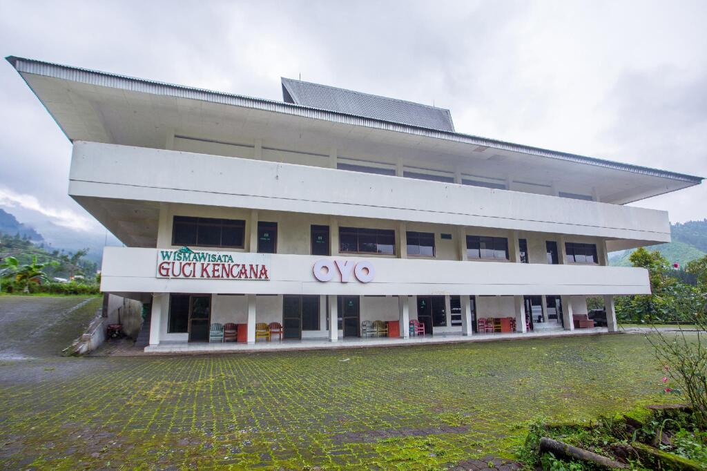 Hotel Guci Kencana Jaya in Pekalongan, Indonesia